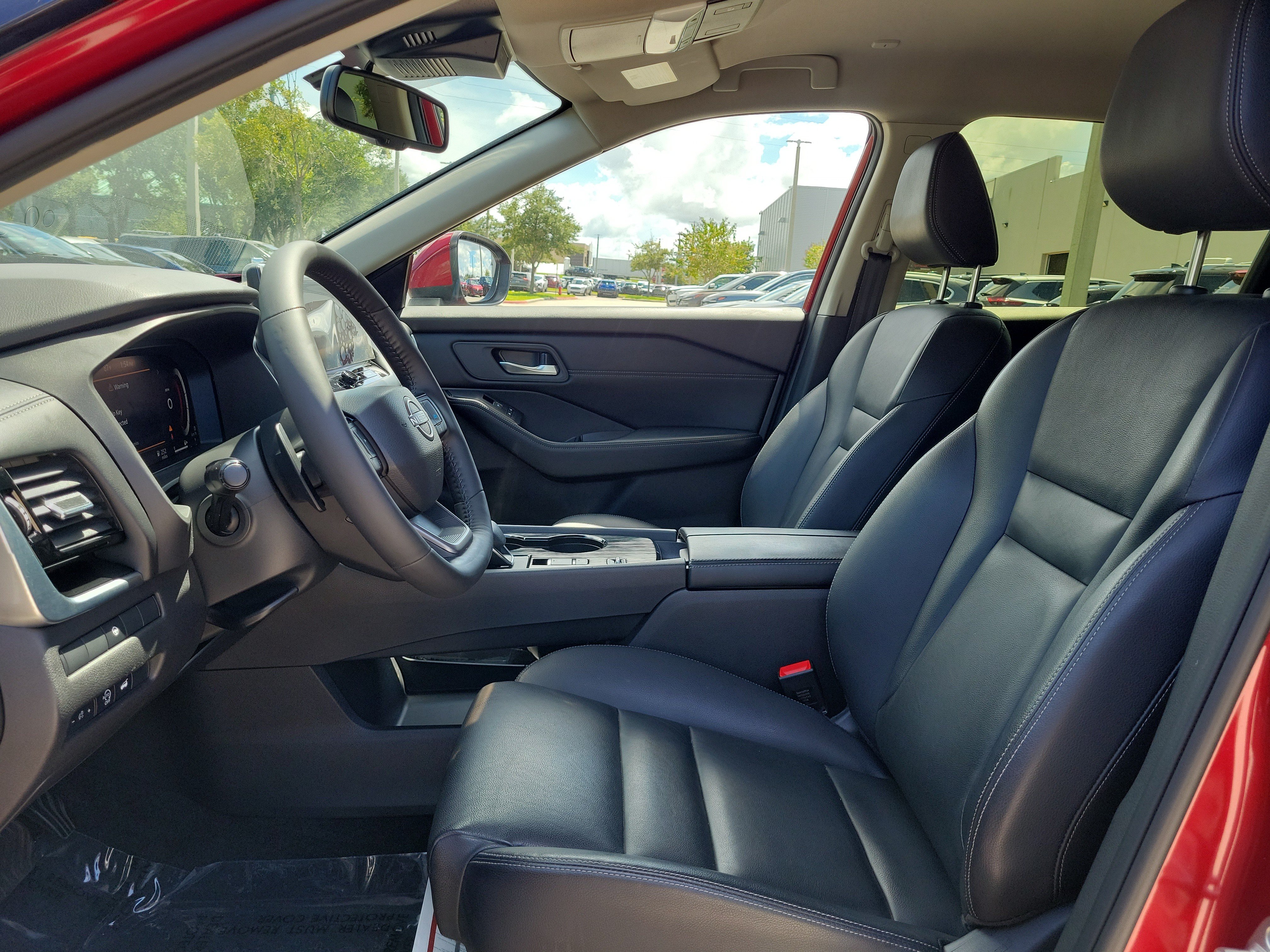 Certified 2025 Nissan Rogue SL FWD image 14