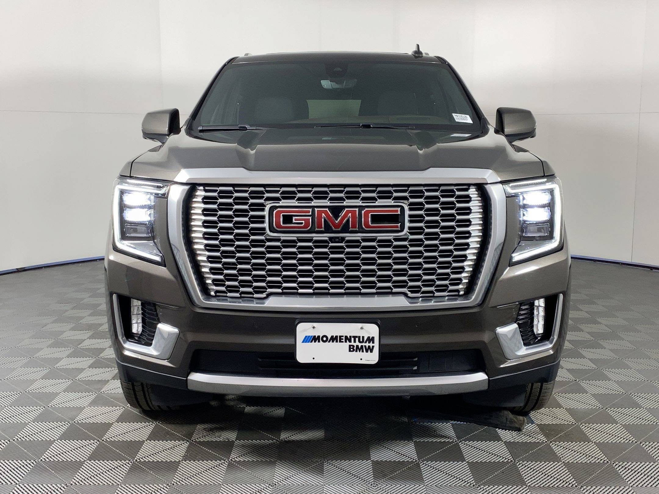 Used 2021 GMC Yukon Denali w/ Denali Premium Package image 5