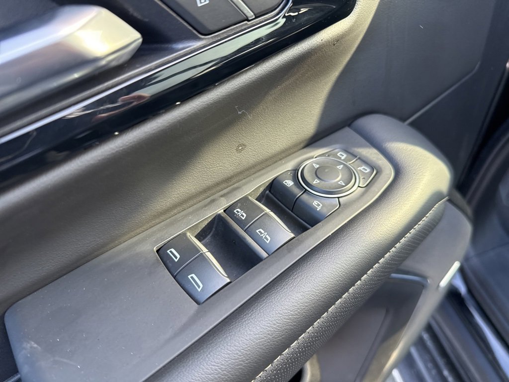 Used 2025 Chevrolet Tahoe Premier image 25