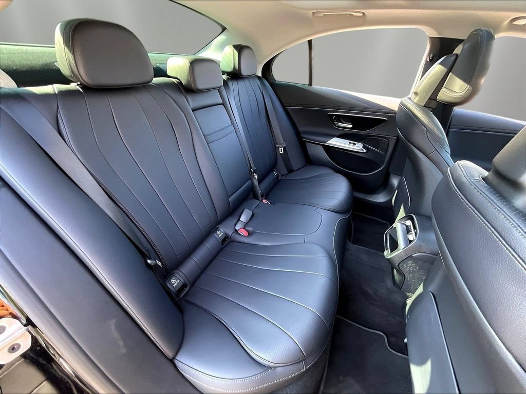 Used 2024 Mercedes-Benz E 350 4MATIC Sedan image 27