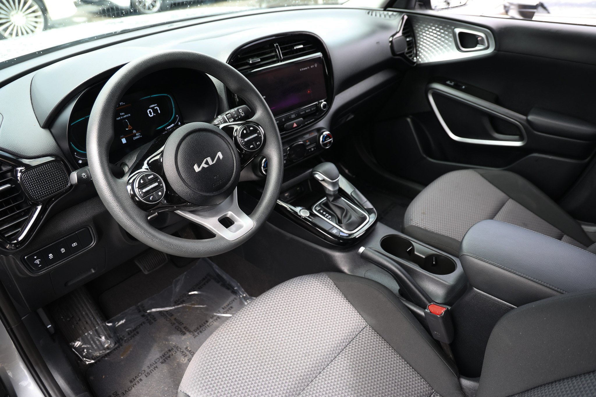 Used 2025 Kia Soul S FWD image 6
