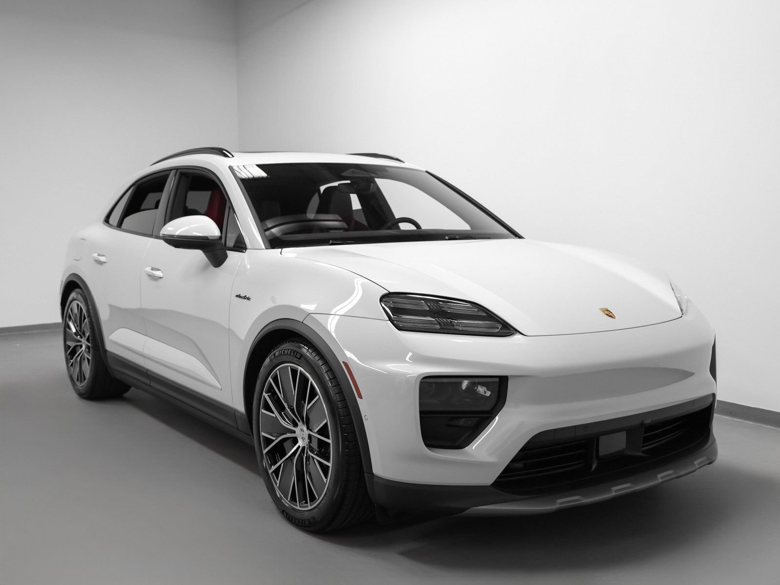 New 2025 Porsche Macan 4S Electric image 10