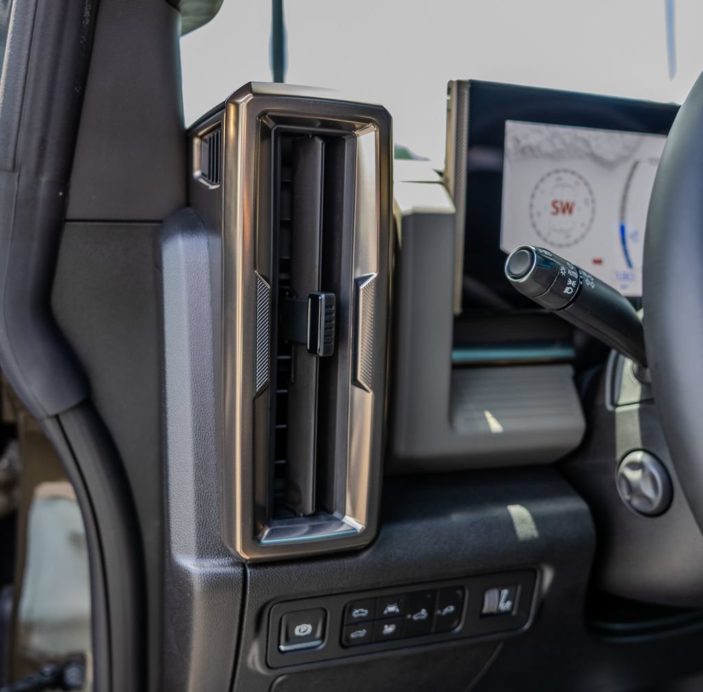 Used 2025 GMC Hummer EV 3X AWD/4WD image 13