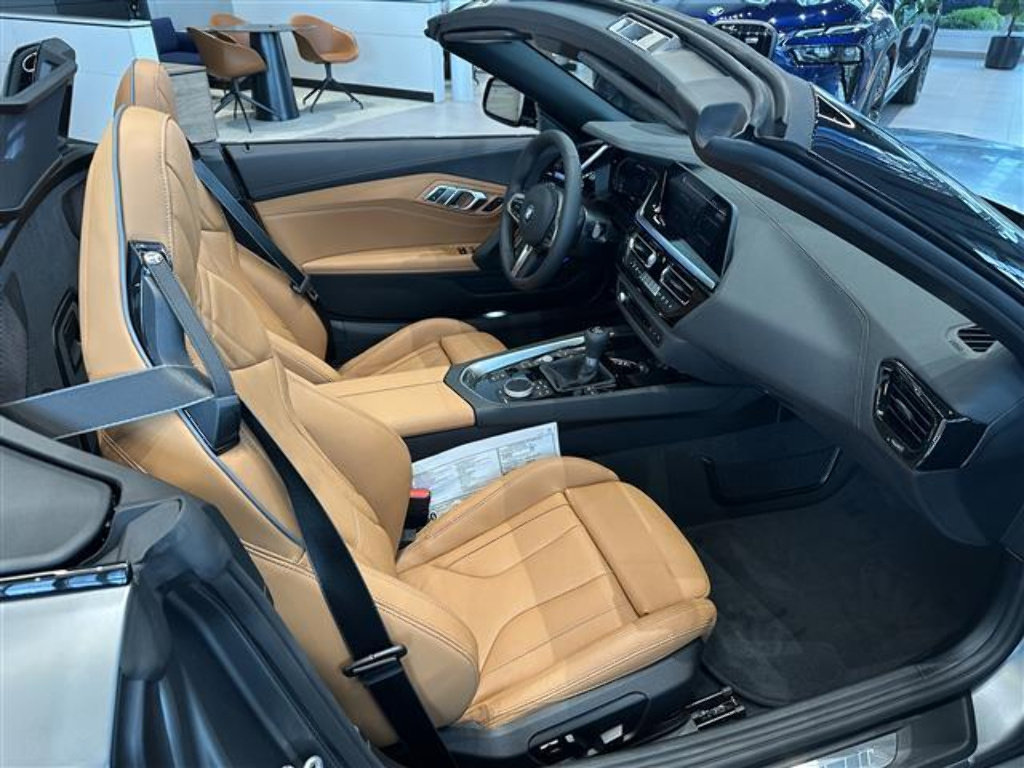 Used 2026 BMW Z4 M40i w/ Premium Package RWD image 13