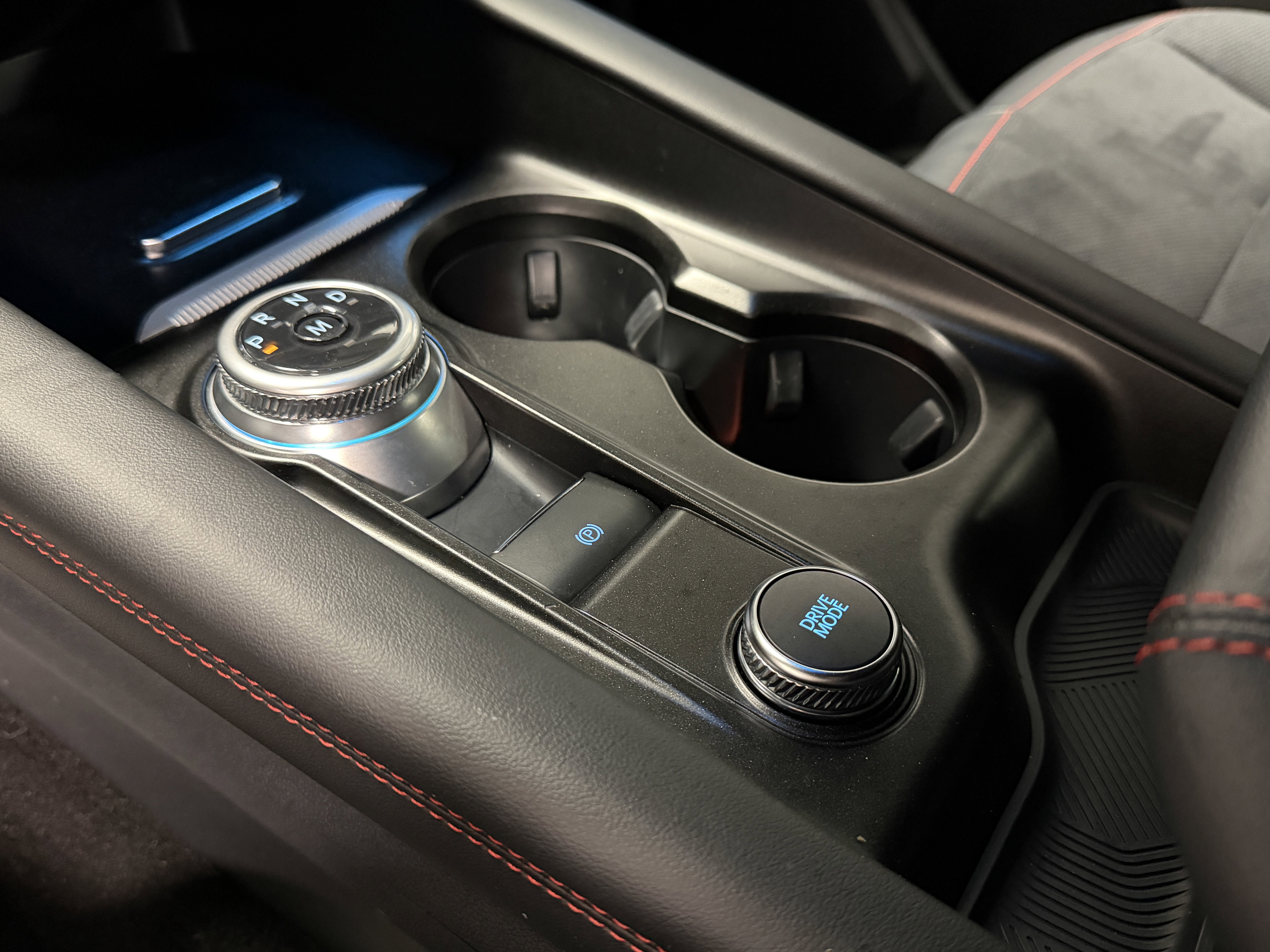 Used 2025 Ford Explorer ST image 17