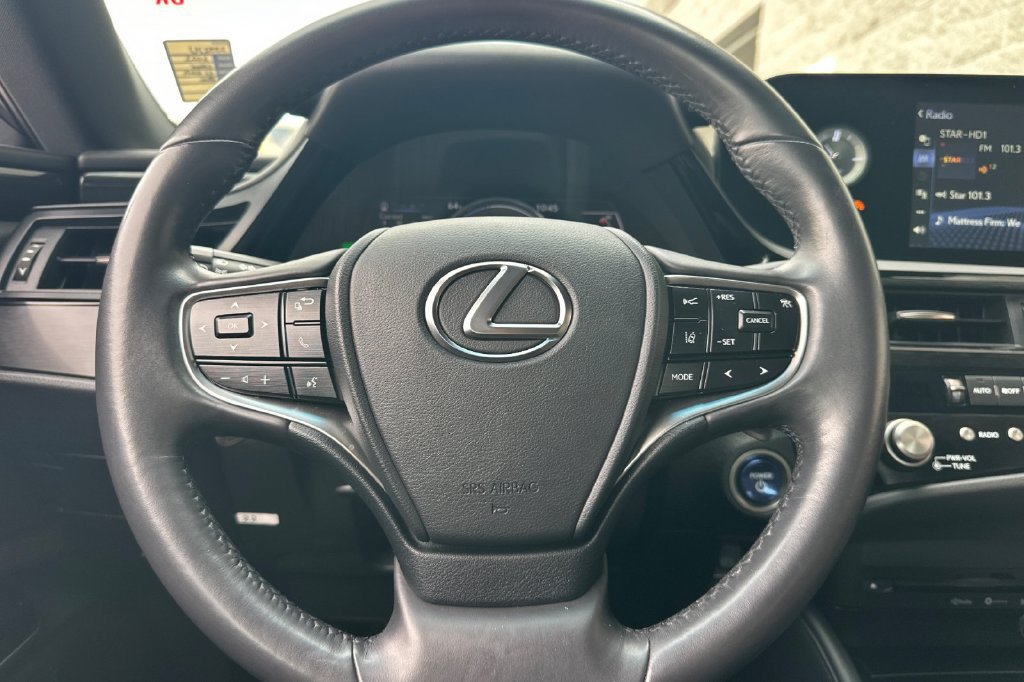 Used 2022 Lexus ES 300h w/ Accessory Package 2 FWD image 25
