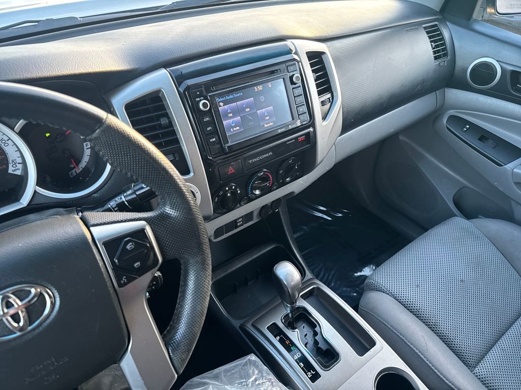 Used 2015 Toyota Tacoma 4x4 Access Cab V6 w/ TRD Sport Package image 26
