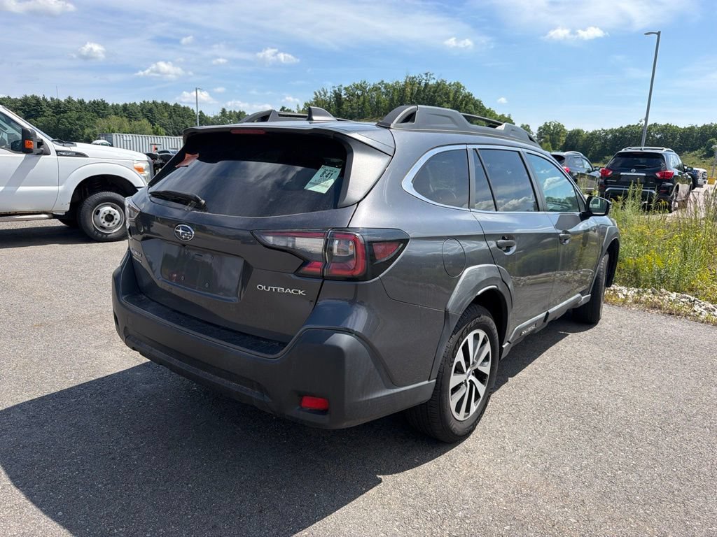 Used 2023 Subaru Outback Premium AWD/4WD image 4