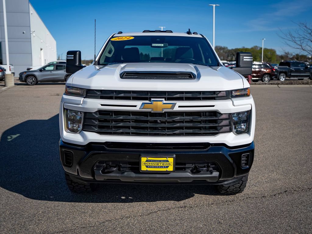 Used 2024 Chevrolet Silverado 2500 Custom w/ Custom Convenience Package AWD/4WD image 2