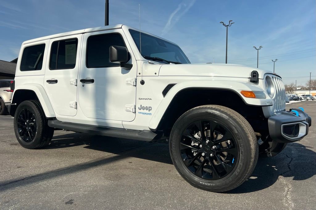 Used 2022 Jeep Wrangler Unlimited Sahara w/ Cold Weather Group image 10