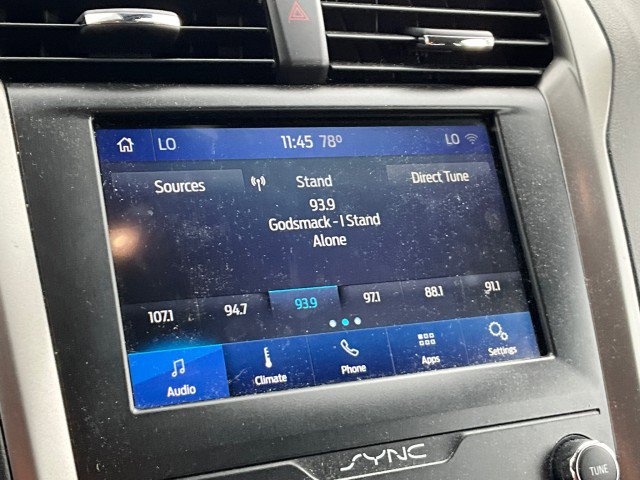 Used 2020 Ford Fusion SE image 3