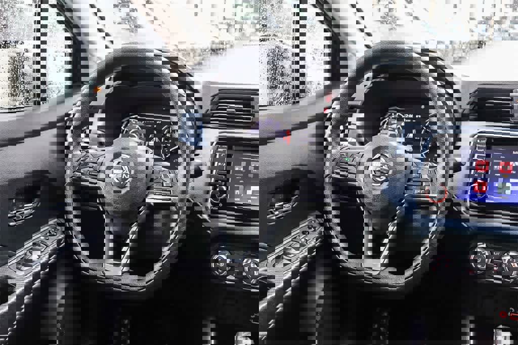 Used 2023 Nissan Versa SV image 16