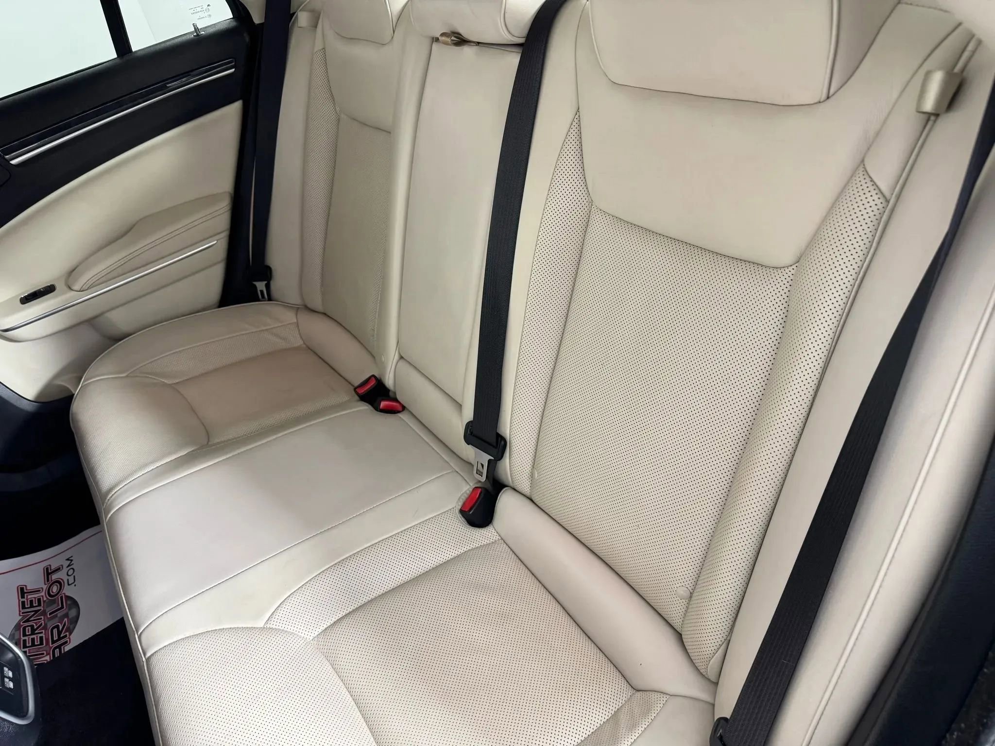 Used 2018 Chrysler 300 Limited image 37