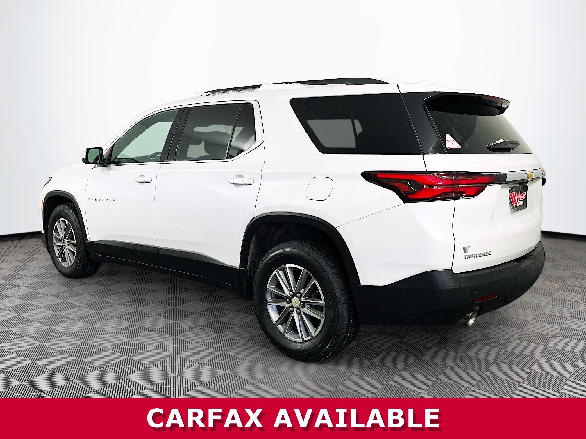 Used 2022 Chevrolet Traverse LT image 30