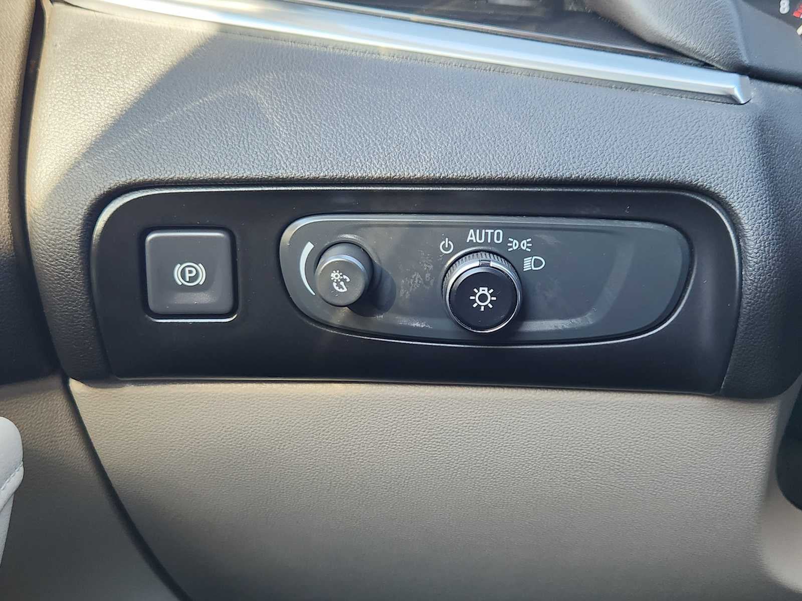 Used 2020 Buick Enclave Essence w/ Sound and Sites Package AWD/4WD image 25