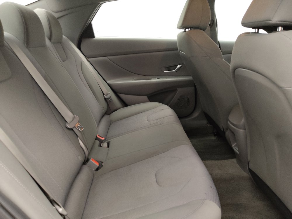 Used 2024 Hyundai Elantra SE FWD image 19