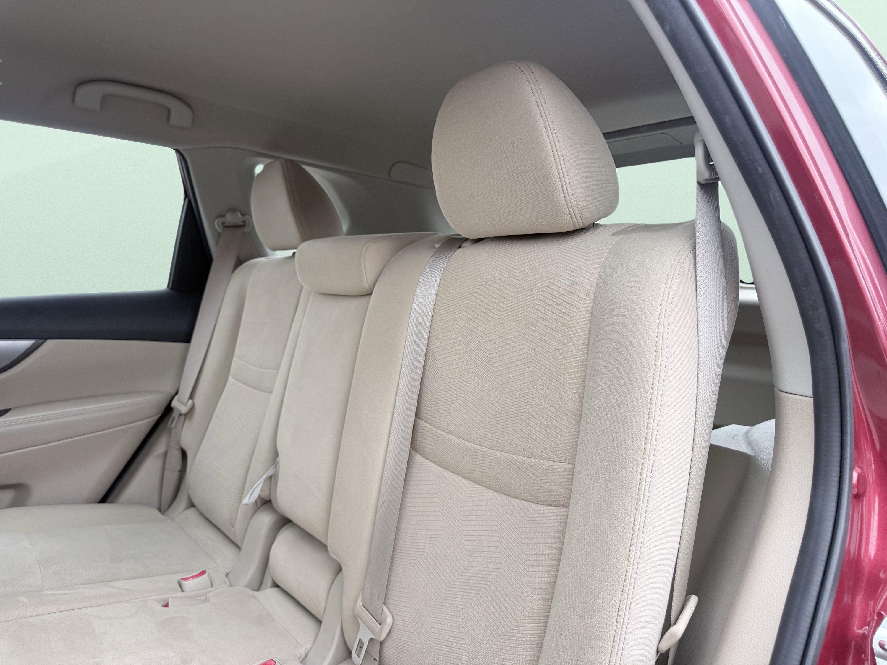 Used 2015 Nissan Rogue S FWD image 30