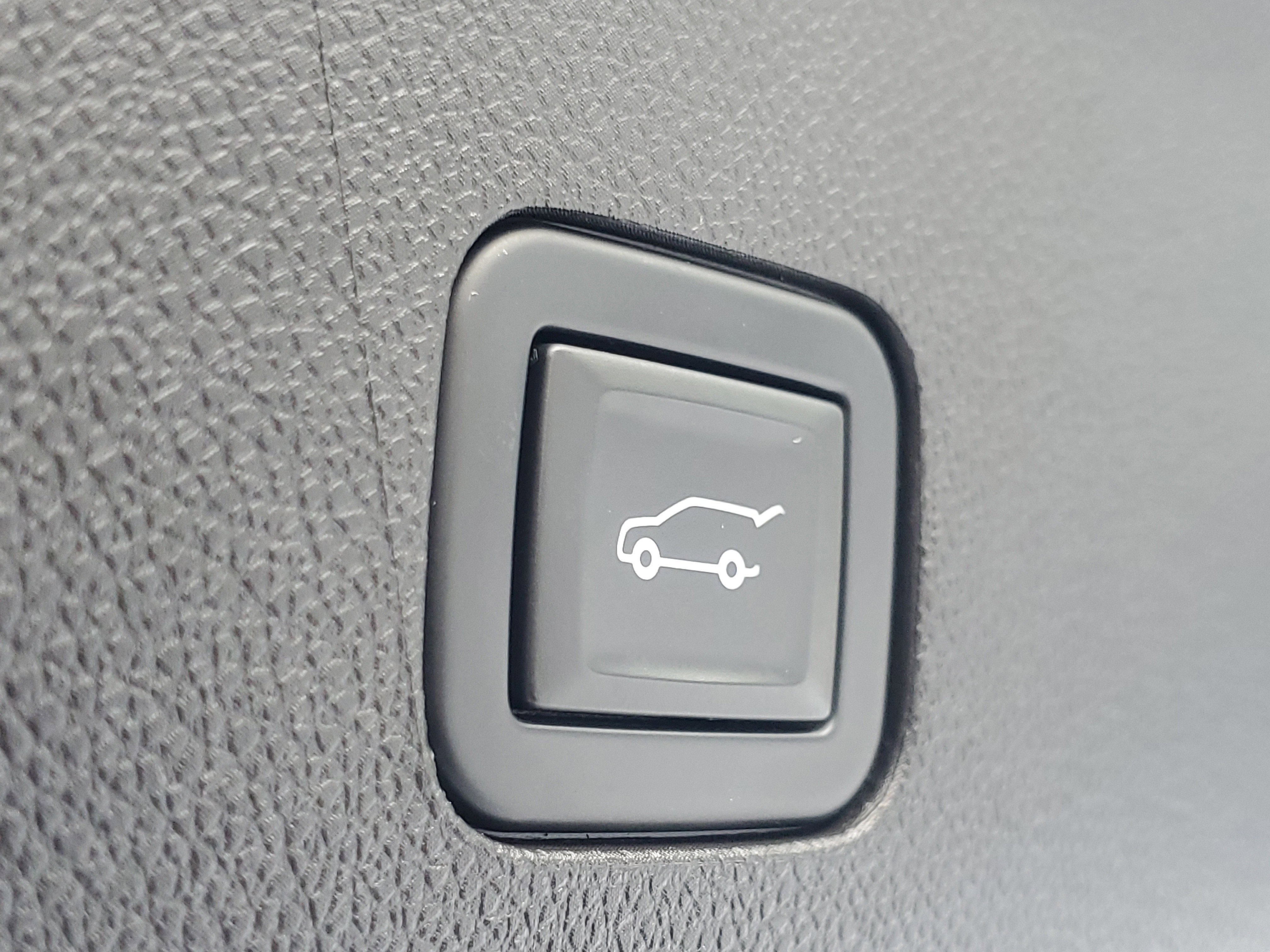 Used 2021 Chevrolet Tahoe LT w/ LT Signature Package image 13