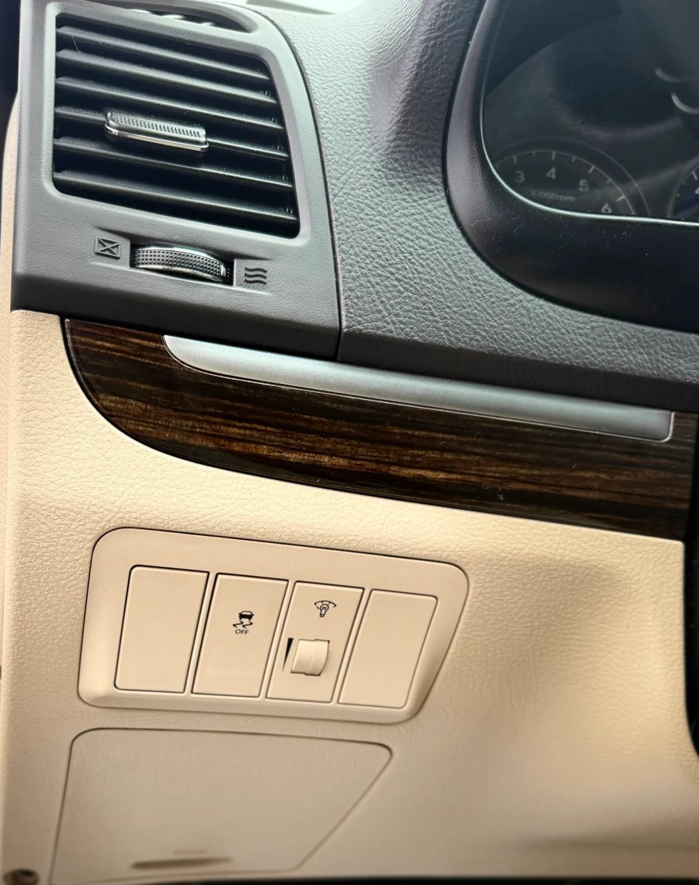 Used 2011 Hyundai Santa Fe GLS FWD image 20
