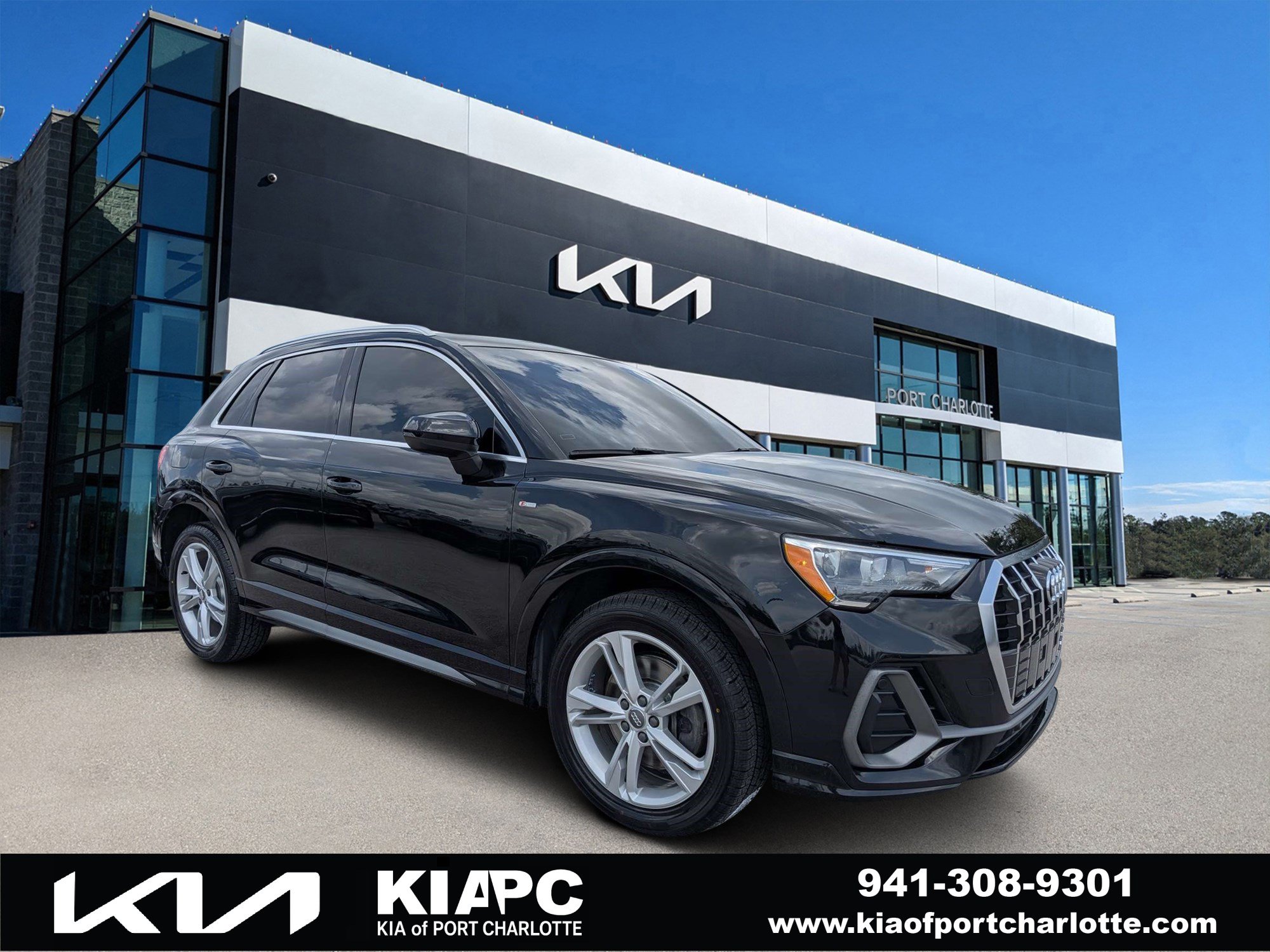 Used 2020 Audi Q3 2.0T Premium w/ Convenience Package AWD/4WD image 1