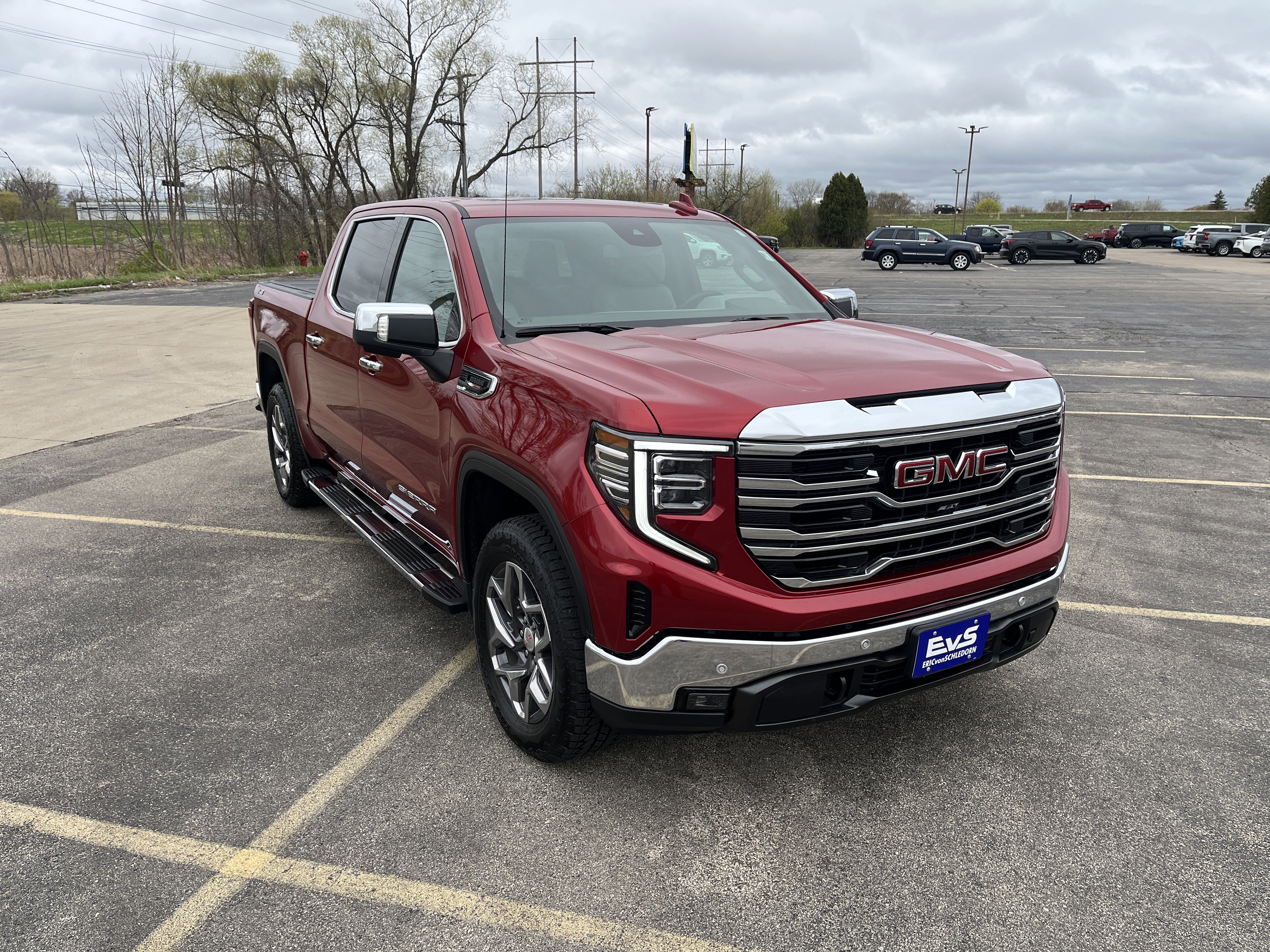 Used 2025 GMC Sierra 1500 SLT w/ SLT Premium Plus Package AWD/4WD image 3