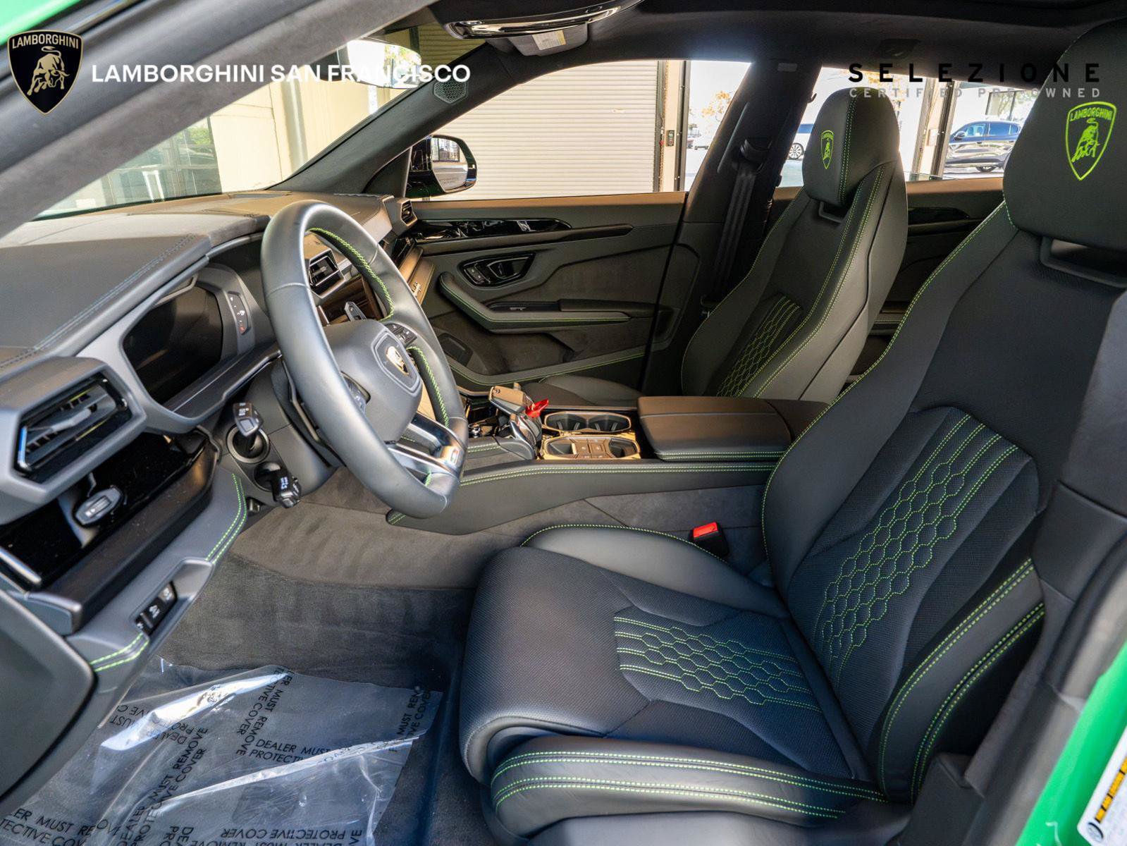 Used 2025 Lamborghini Urus SE AWD/4WD image 15
