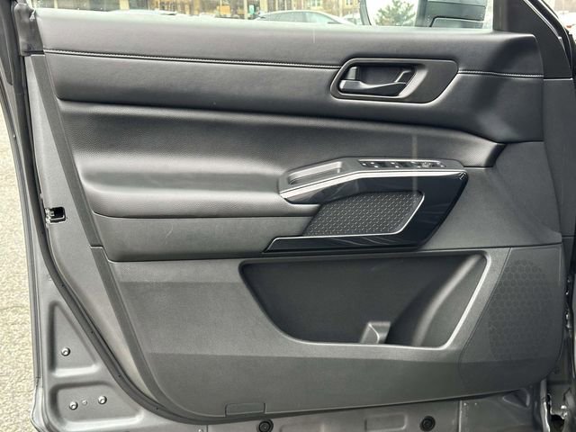 Used 2024 Nissan Pathfinder SV w/ Black Appearance Package image 13