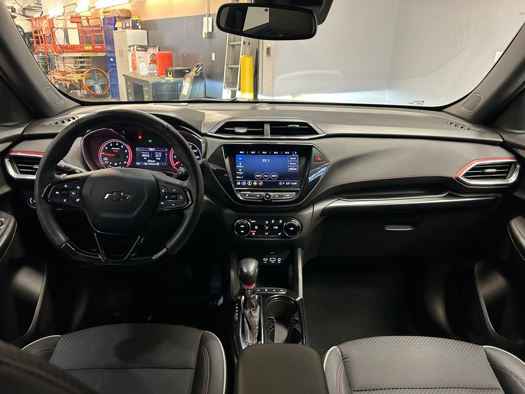 Used 2022 Chevrolet TrailBlazer RS w/ Technology Package image 11