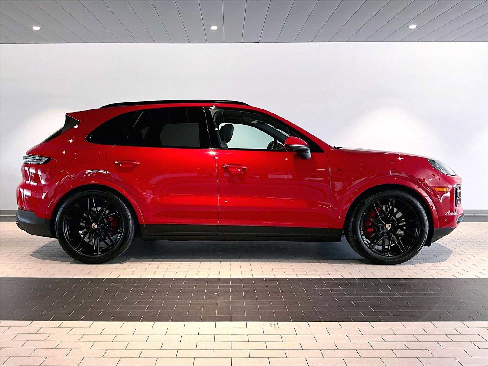 Used 2026 Porsche Cayenne S image 11