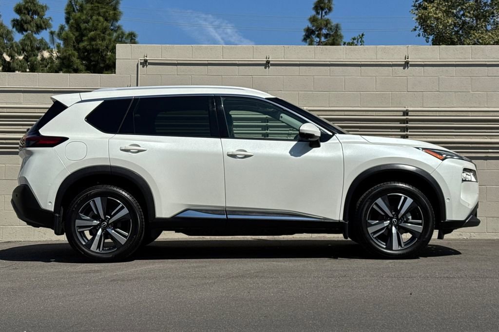 Used 2022 Nissan Rogue SL w/ SL Premium Package image 6