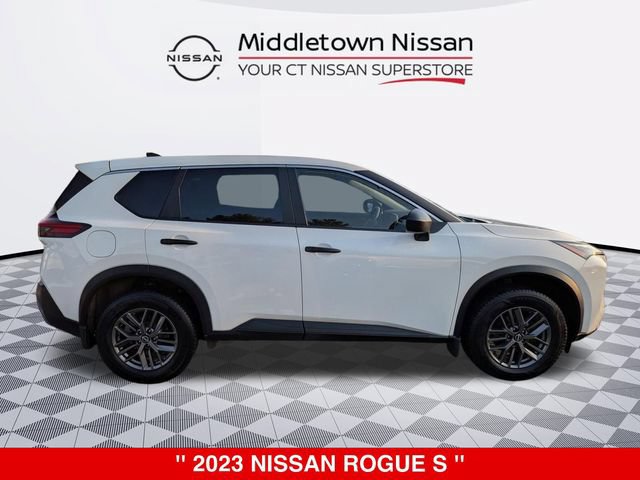 Used 2023 Nissan Rogue S AWD/4WD image 2