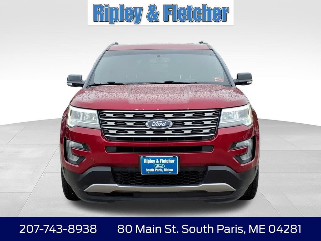 Used 2017 Ford Explorer XLT w/ Equipment Group 202A AWD/4WD image 2