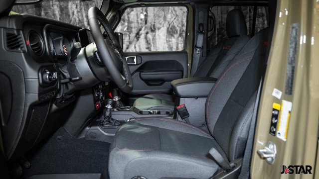 New 2025 Jeep Wrangler Unlimited Rubicon w/ Safety Group AWD/4WD image 3