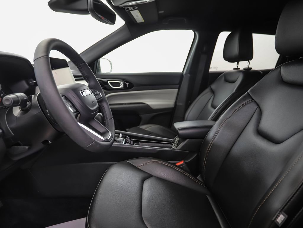 Used 2024 Jeep Compass Limited image 11