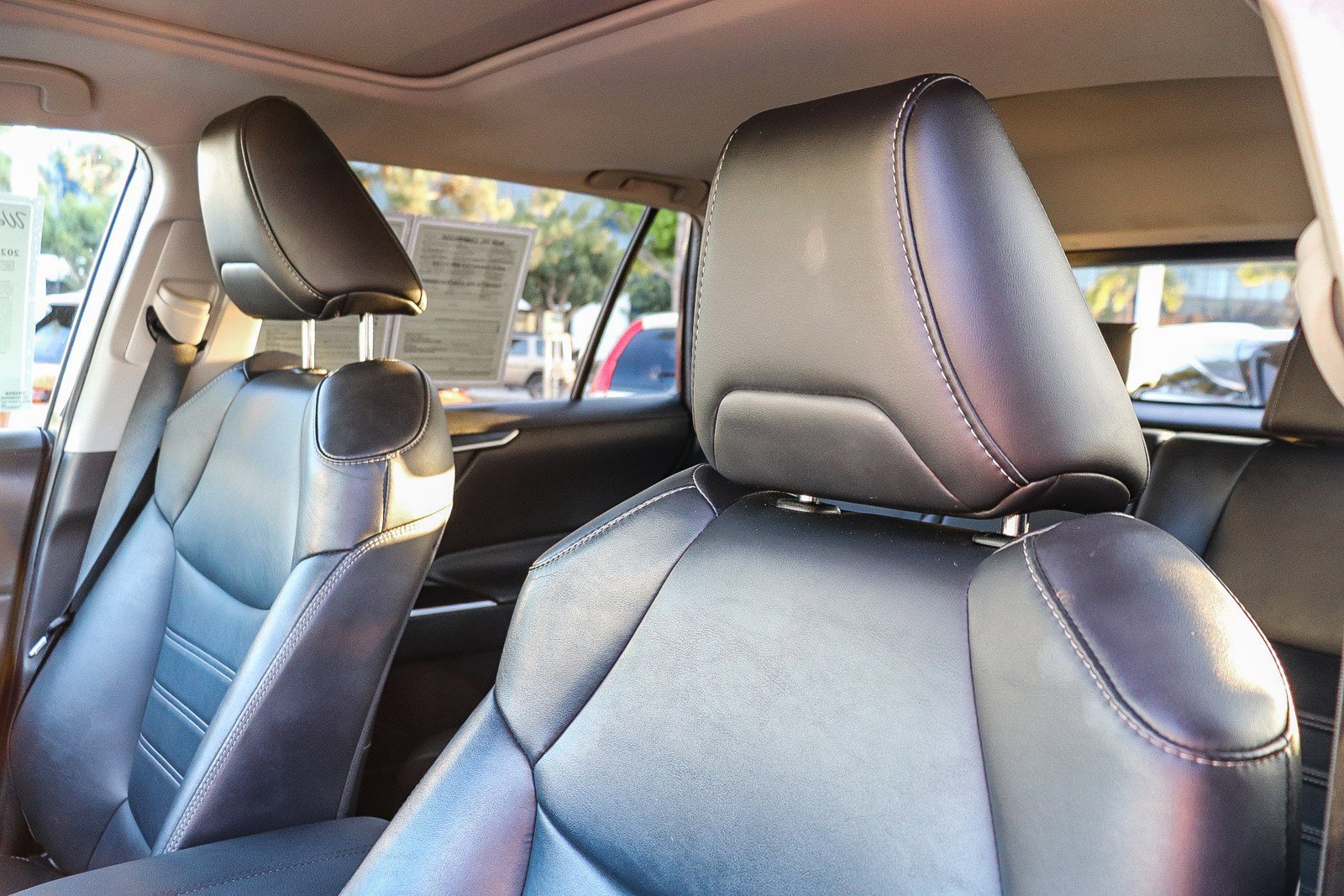 Used 2021 Toyota RAV4 XLE Premium image 22