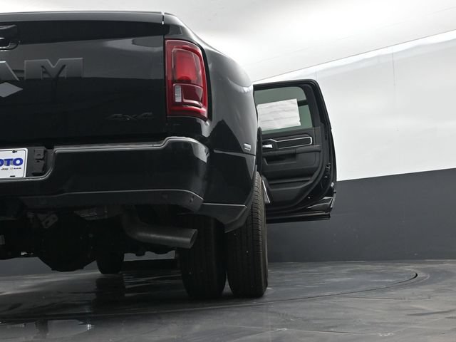 New 2026 RAM 3500 Laramie AWD/4WD image 74