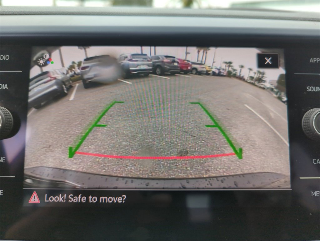 Used 2022 Volkswagen Taos SE w/ Panoramic Sunroof Package image 34