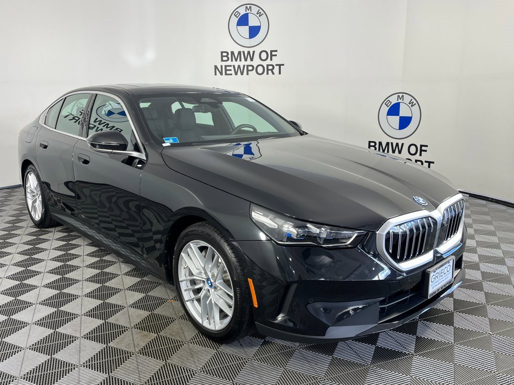 Used 2025 BMW i5 xDrive40 w/ Premium Package image 1