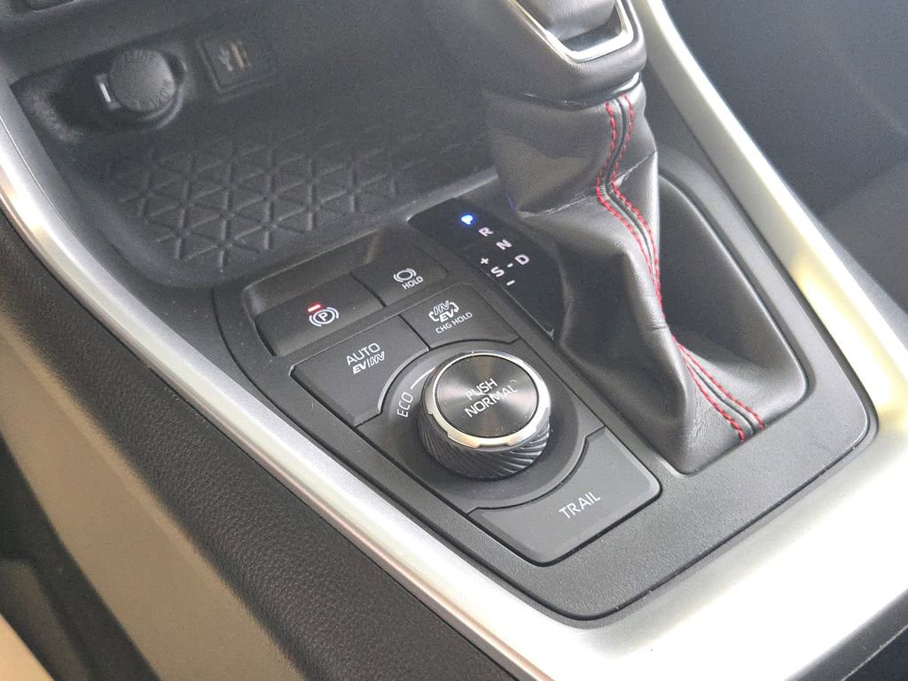 Used 2024 Toyota RAV4 SE image 19