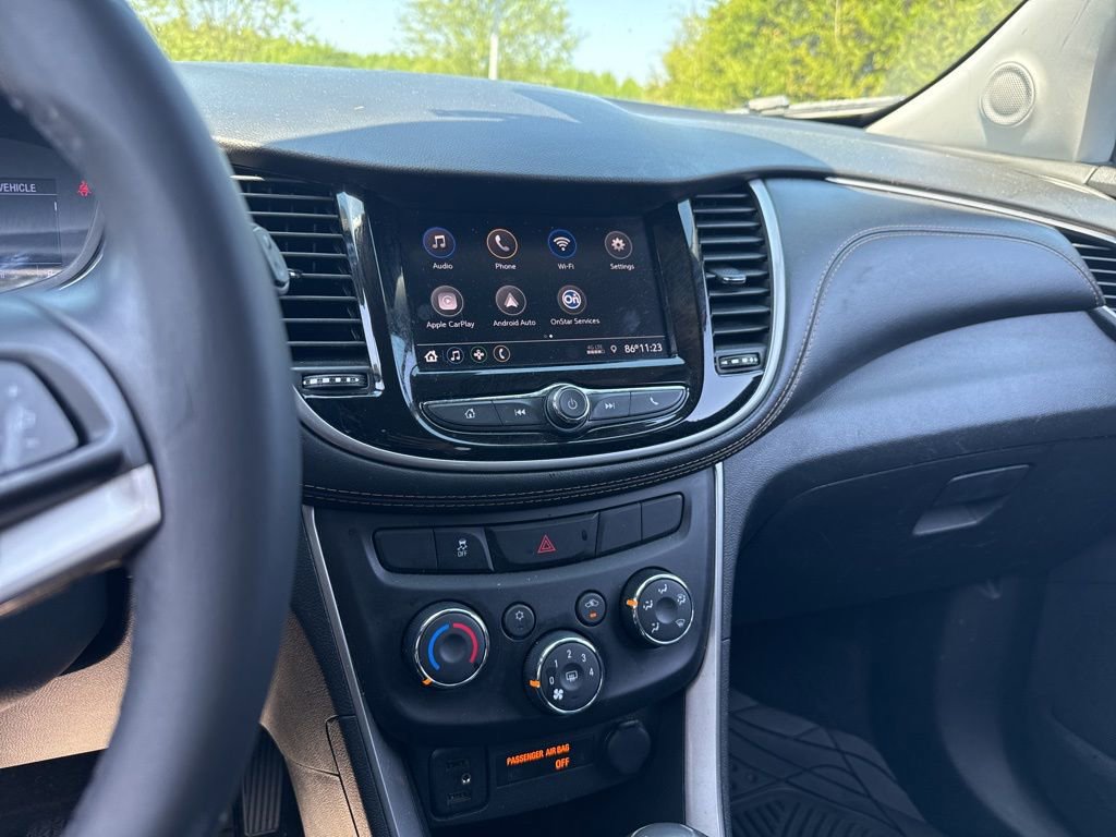 Used 2020 Chevrolet Trax LT w/ LT Convenience Package AWD/4WD image 11