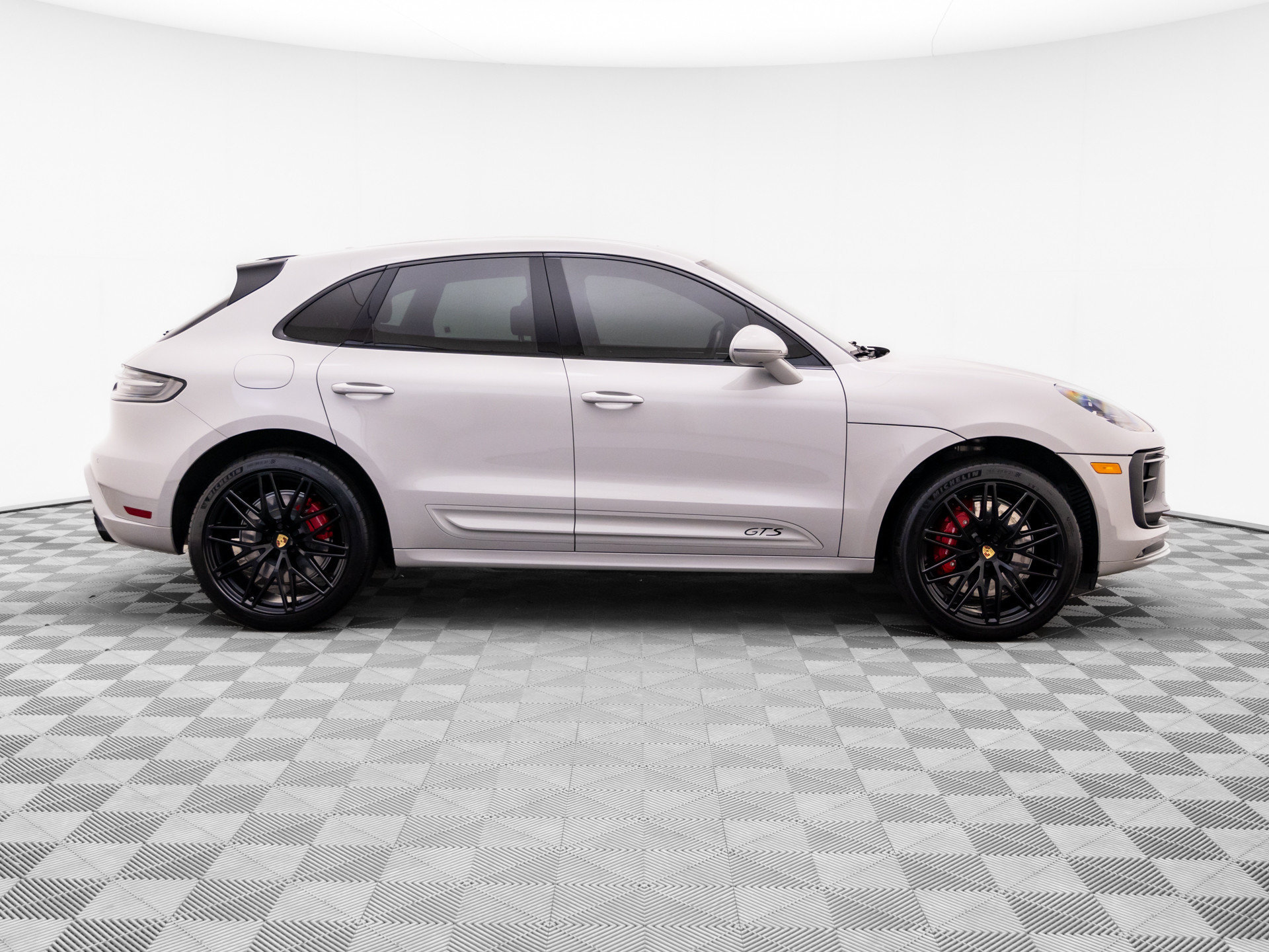 Certified 2023 Porsche Macan GTS w/ Premium Package Plus AWD/4WD image 7