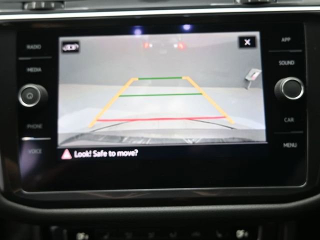 Used 2021 Volkswagen Tiguan SE w/ Panoramic Sunroof Package FWD image 6