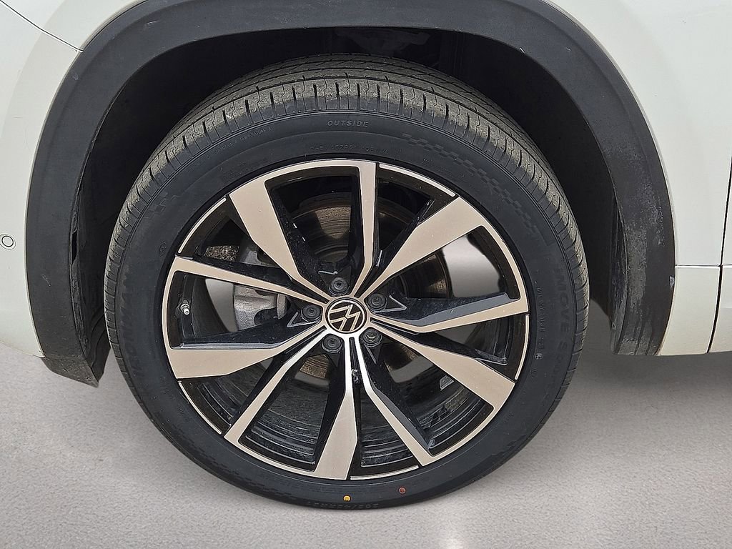 Used 2024 Volkswagen Atlas Cross Sport SEL Premium R-Line AWD/4WD image 10