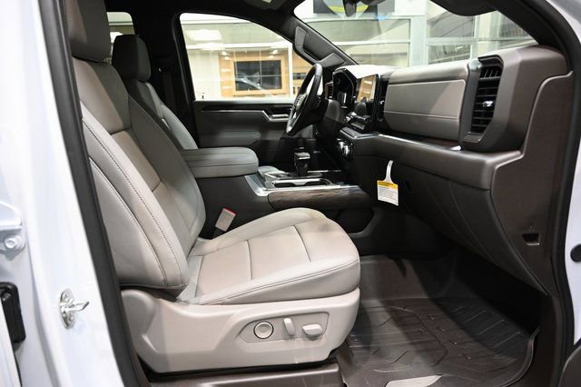 New 2026 GMC Sierra 1500 SLT w/ SLT Premium Plus Package AWD/4WD image 13