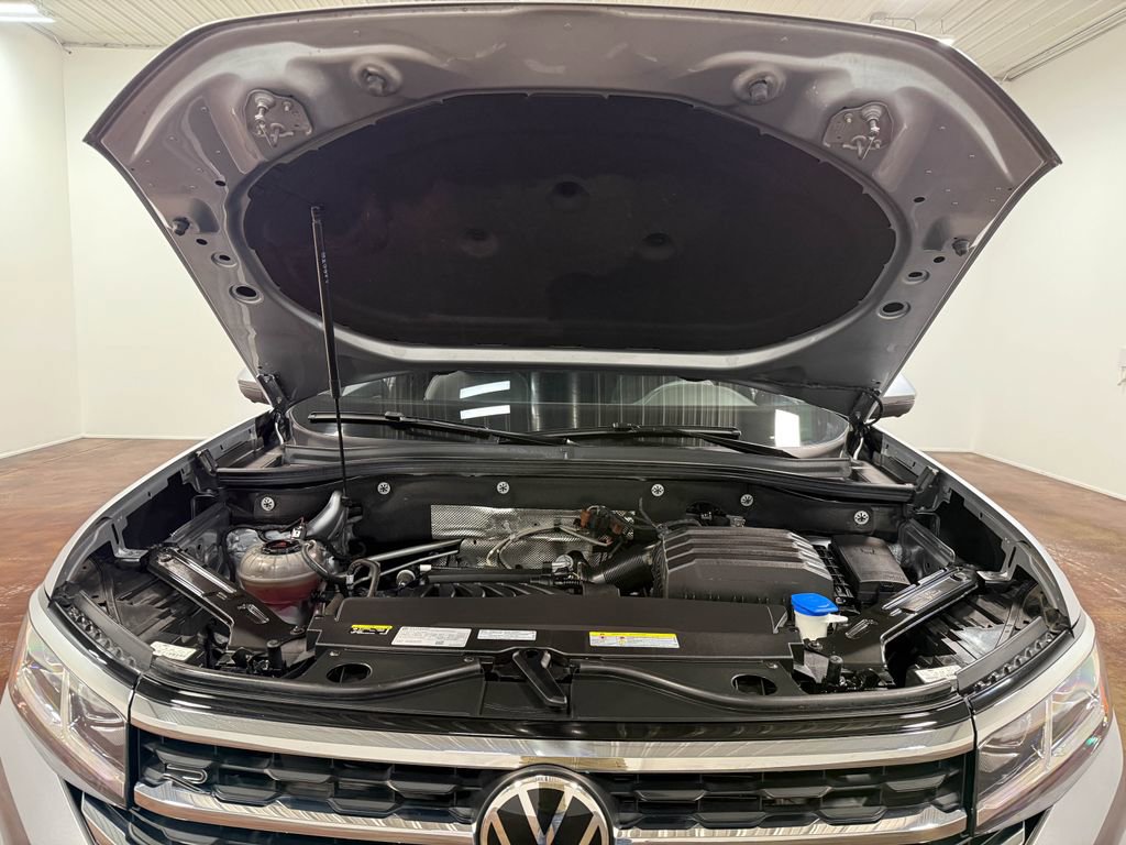 Used 2023 Volkswagen Atlas Cross Sport SEL Premium R-Line image 19