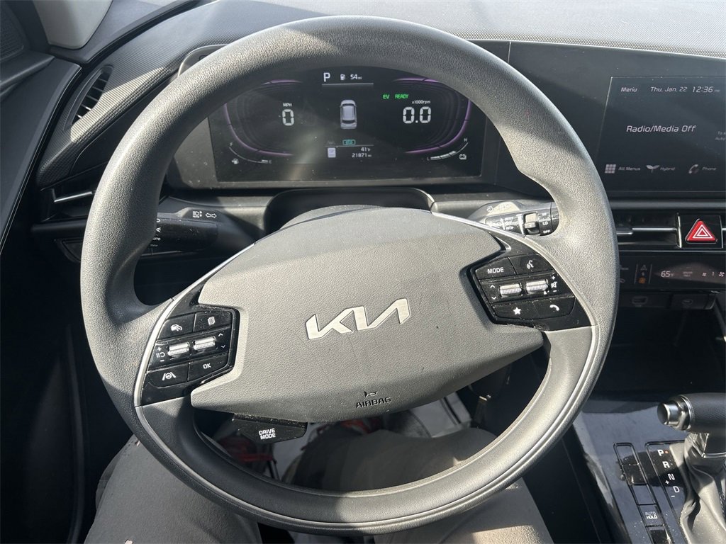 Used 2024 Kia Niro LX image 20