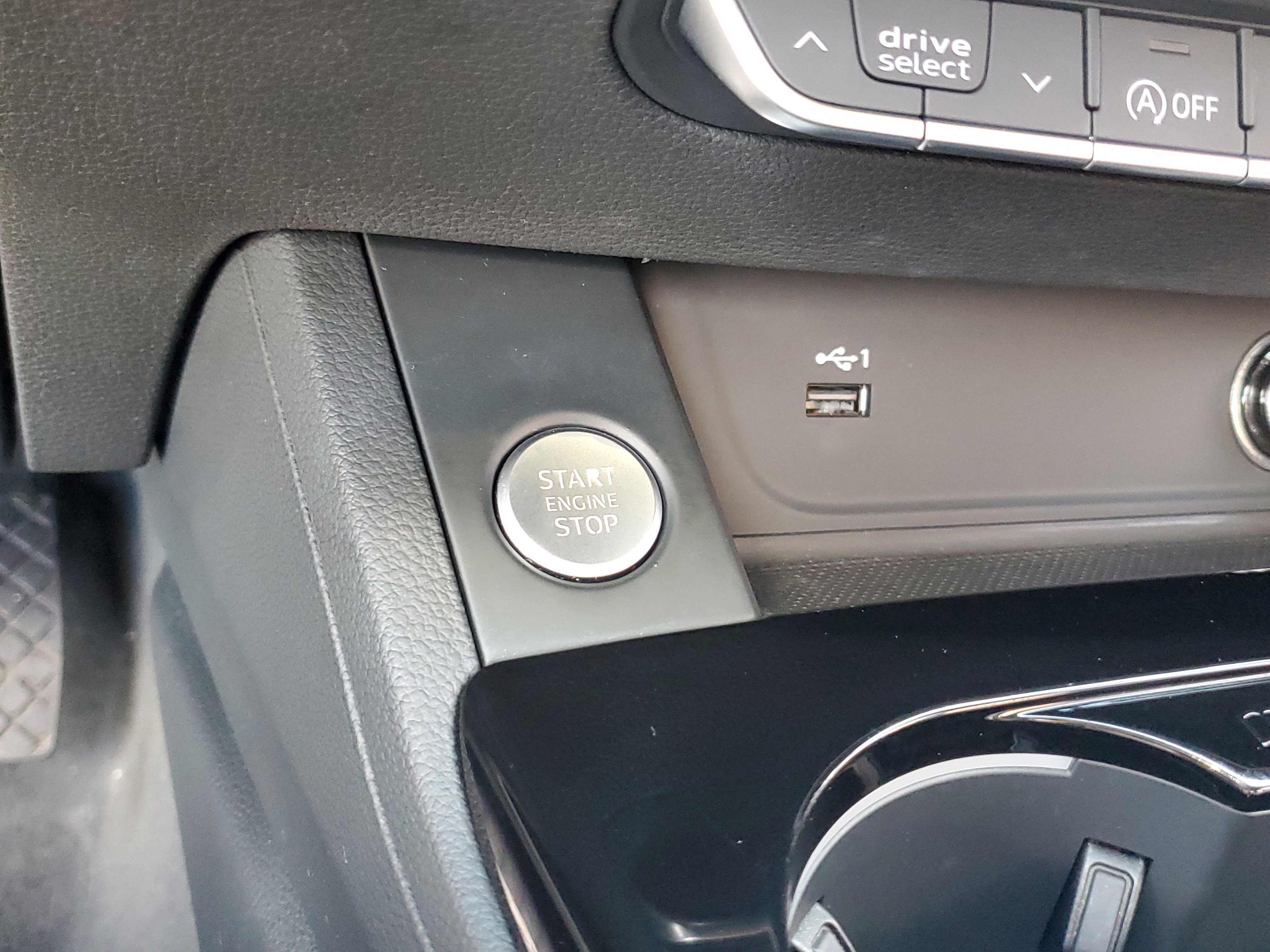 Used 2020 Audi A4 2.0T Premium w/ Convenience Package image 23