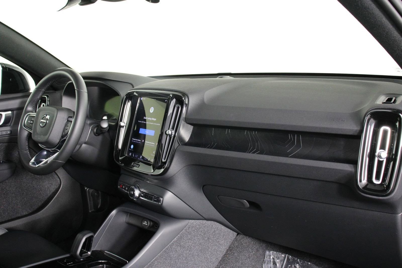 Certified 2023 Volvo C40 Recharge Core AWD/4WD image 22