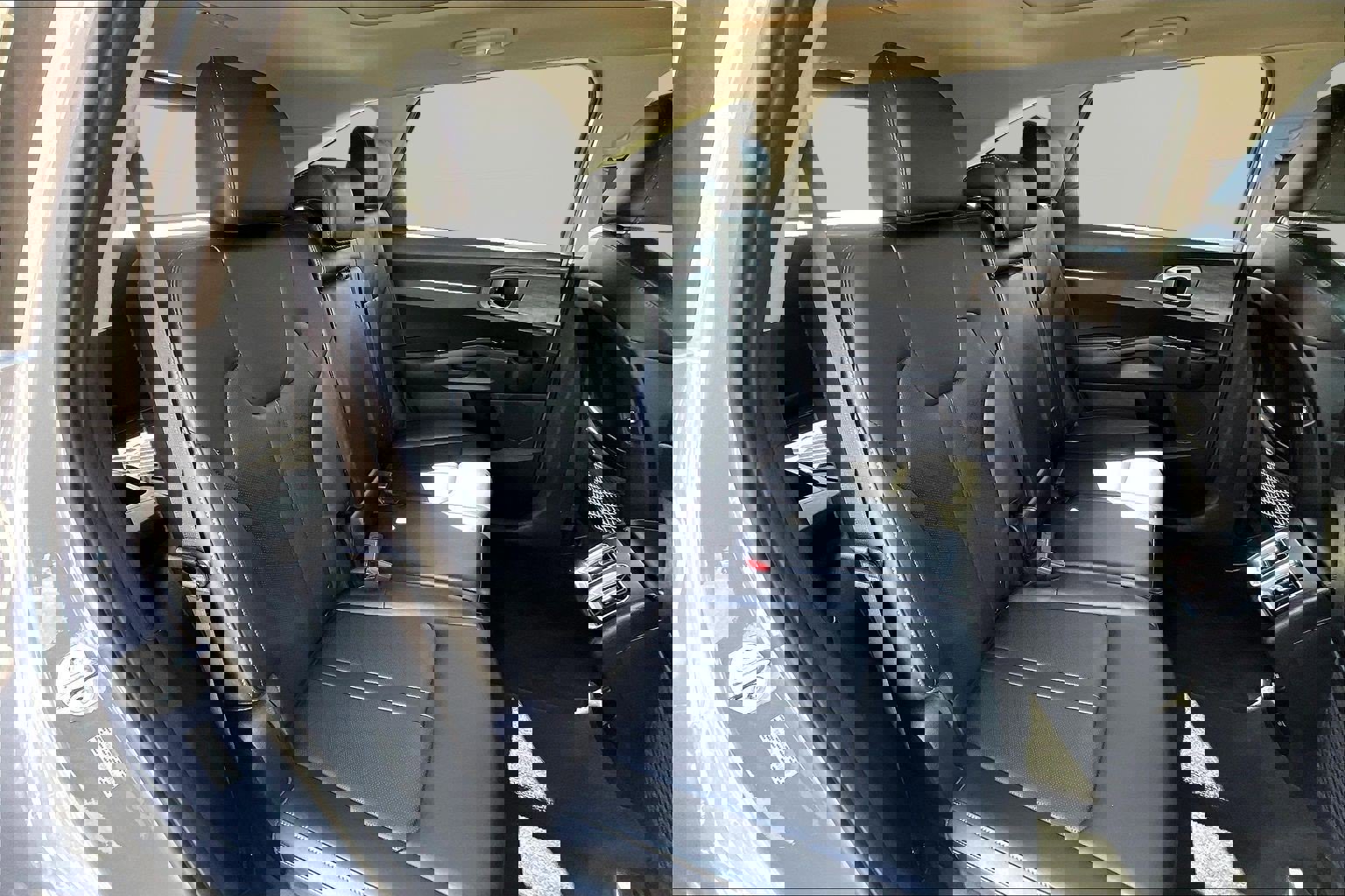 Used 2023 Kia Sorento S w/ Panoramic Sunroof Package image 25