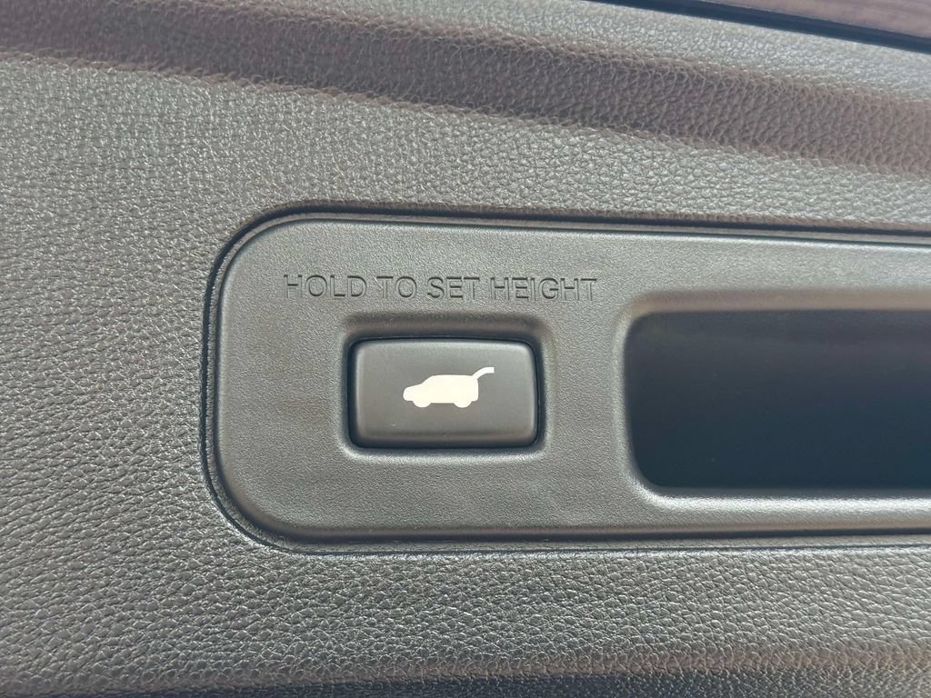 Certified 2024 Acura MDX SH-AWD image 10